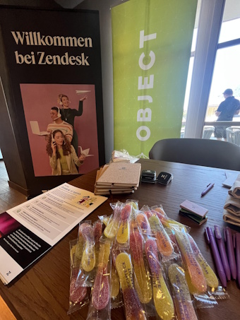 Der Stand von Zendesk & OBJECT mit den sauren Zungen