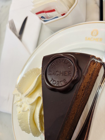 Team-Event Wien 2026: Sachertorte im Hotel Sacher